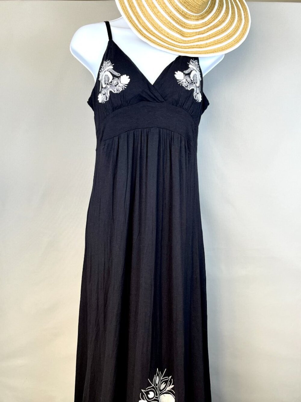 Black Maxi Boho Slip Dress XL with White Embroidered Detail spaghetti straps - Picture 4 of 7